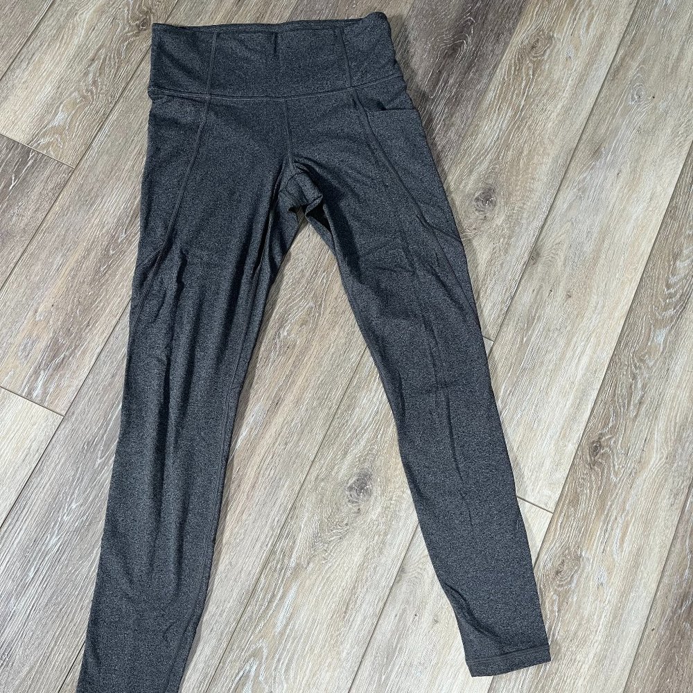 Gray Athleta Stash Pocket Salutation Tight Leggings in Size Small
